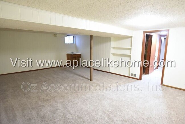 Building Photo - 9539 Kessler St