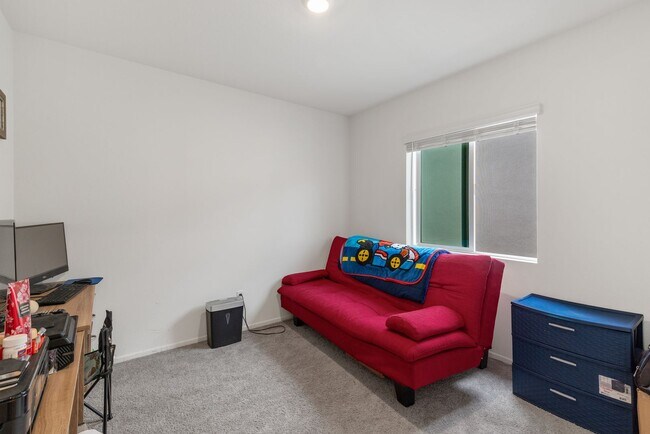Building Photo - Spacious 4 Bedroom, 2.5 Bathroom Home with...