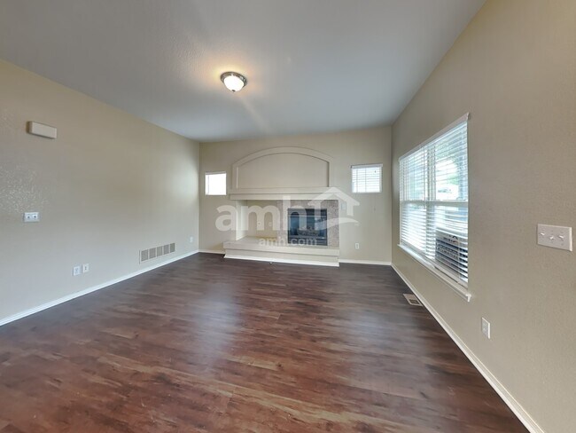 Building Photo - 1373 S Quintero Way