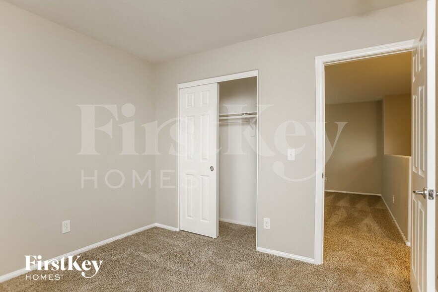 Building Photo - 10236 Ruggles Mansion Ave