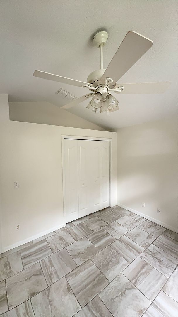 Building Photo - Come see this beautiful 3 bedroom, 2 bath, 2 car garage home for rent near Citrus Park Mall!