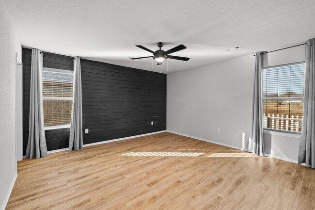 Building Photo - Fayetteville home | Near U of A