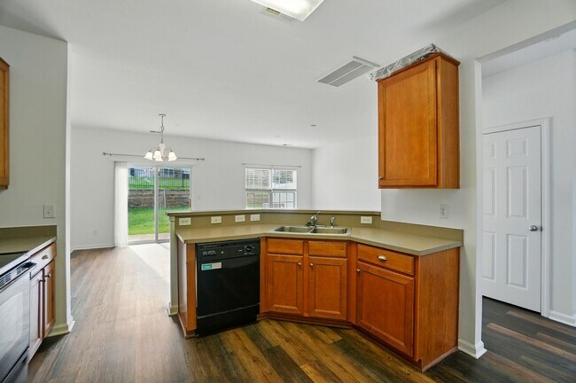 Building Photo - (Coming Soon) Townhome in Pineville – Quie...