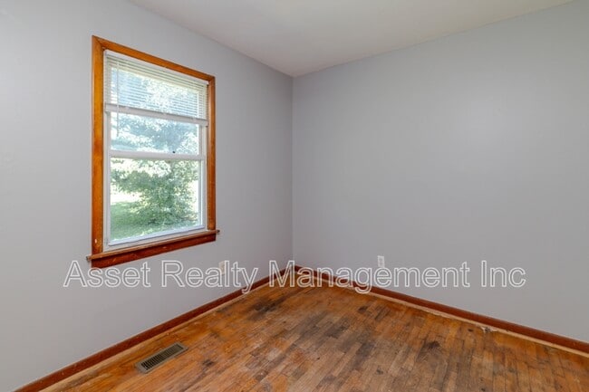Building Photo - 2139 W Gilbert Ln