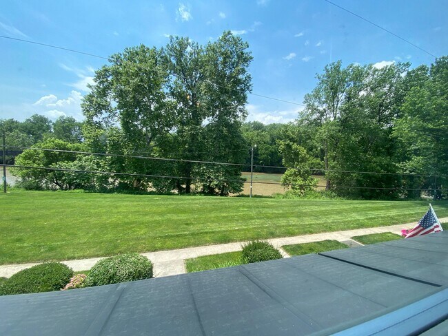 Building Photo - River-front condo