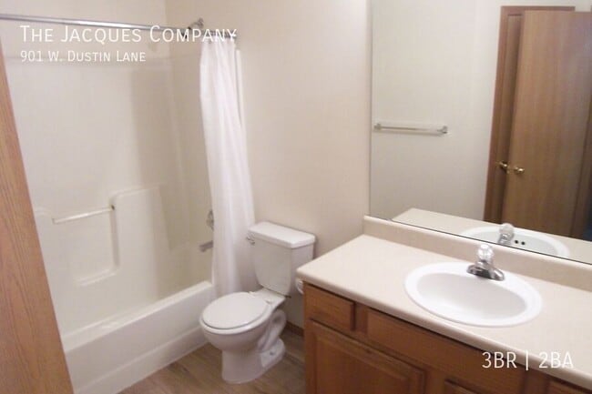 Building Photo - 901 W Dustin Ln