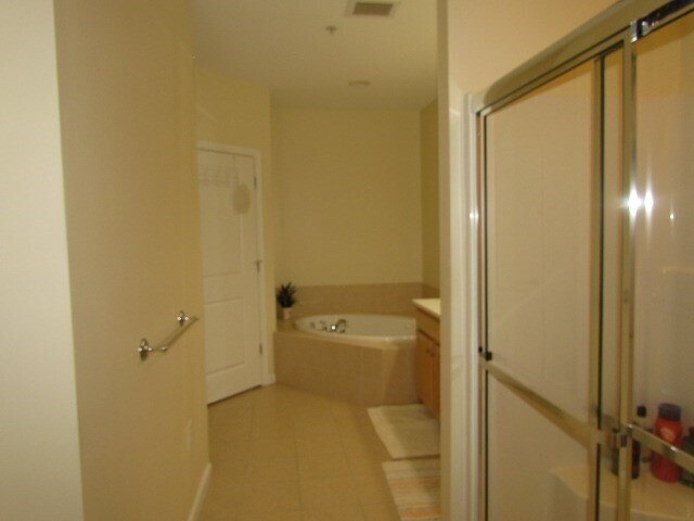 Building Photo - 132 Clocktower Dr