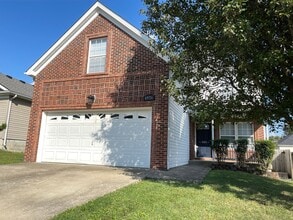 Building Photo - 4 Bedroom Home w/ 2 Car Garage