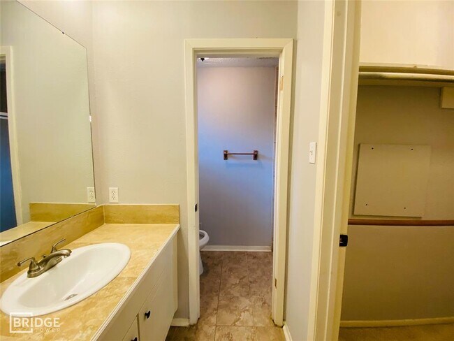 Building Photo - 4414 Burkegate Dr