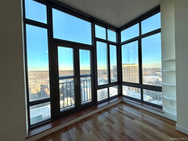 Building Photo - 10 City Pl