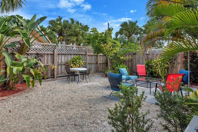 Building Photo - 2109 NE 26th St