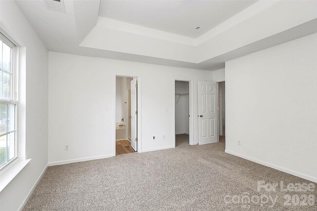 Building Photo - 1215 McAllister Dr