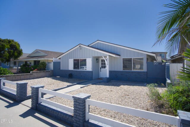 Primary Photo - 5230 Beachcomber St