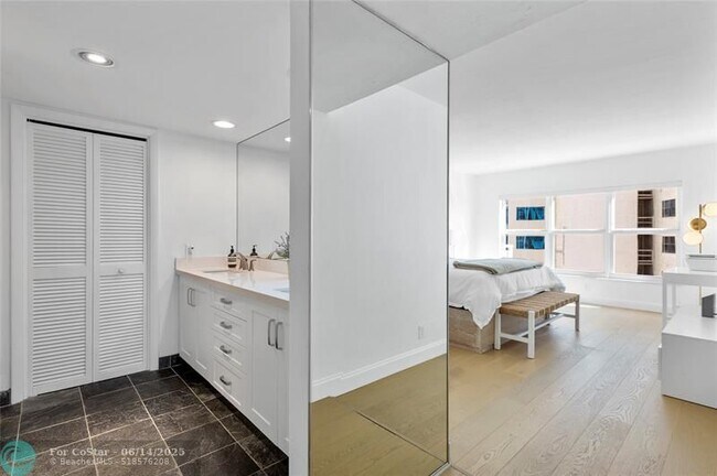 Building Photo - 3850 Galt Ocean Dr