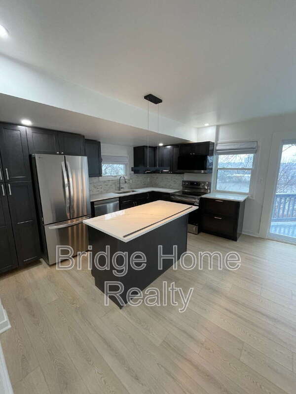 Building Photo - 107 Shoup St