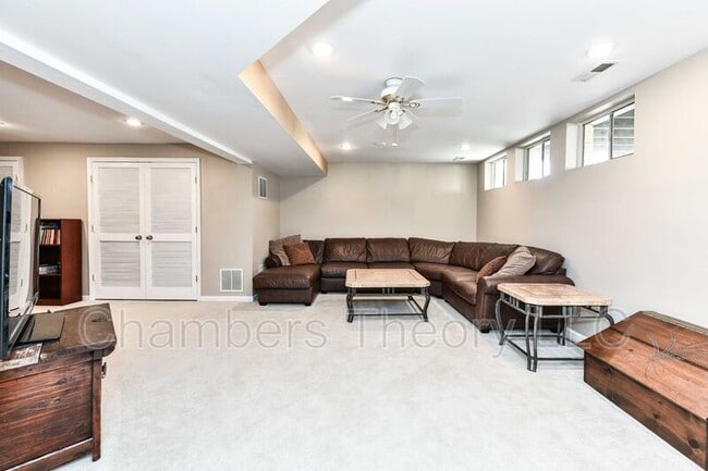 Building Photo - 46814 Snow Hill Way