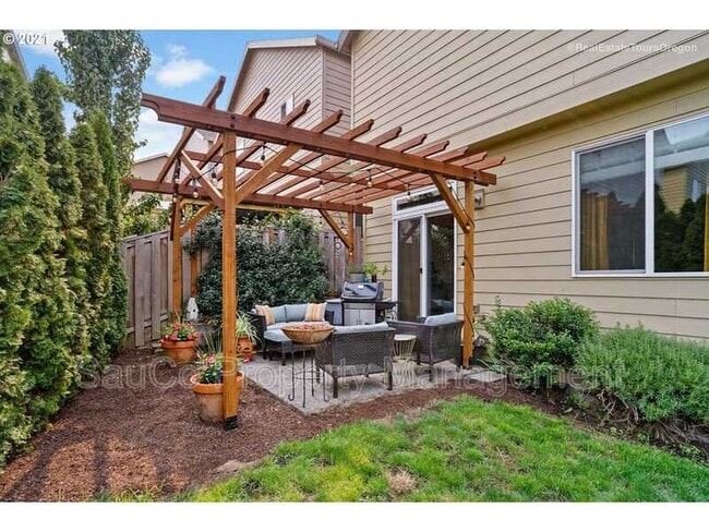 Building Photo - 5032 SW 207th Pl