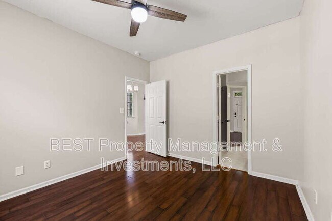 Building Photo - 8130 Kings Creek Dr