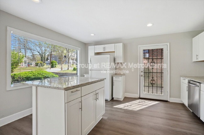 Building Photo - 1770 Rogers Ave SW