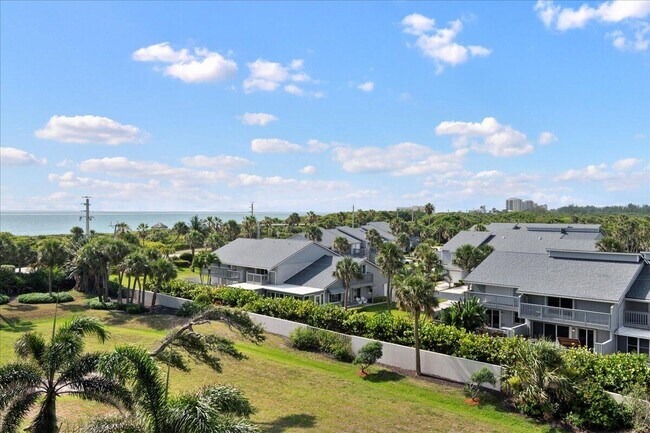 Building Photo - 5047 N Hwy A1A