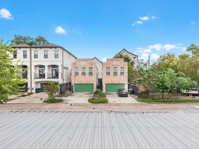 Building Photo - 5111 Schuler St