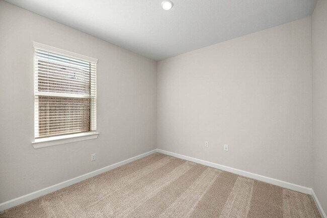 Building Photo - 3008 Myrtle Sunset Dr