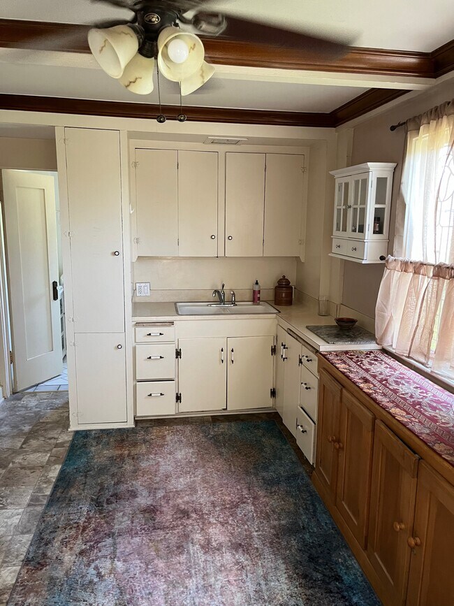 Kitchen - 159 W Montecito Ave