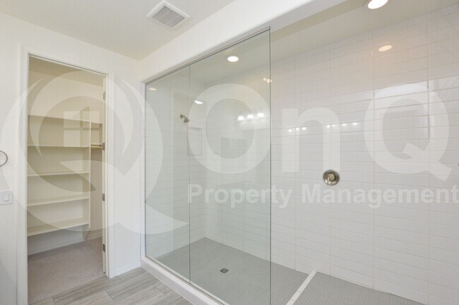 Building Photo - 9114 S 167th Dr