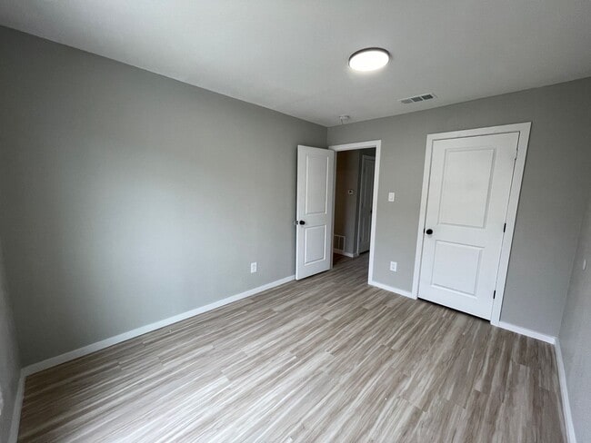 Building Photo - 1603 Benttree Dr