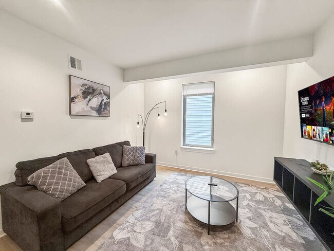 Building Photo - 1427 Germantown Ave