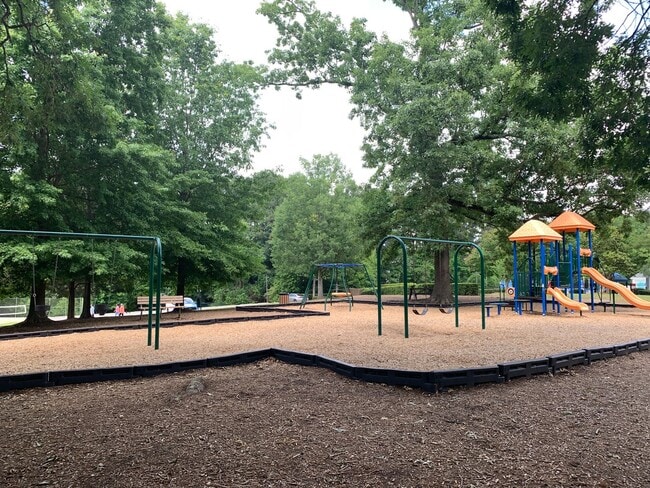 Building Photo - PRIME LOCATION, 3 Bedrooms Suites Apex TH Near HWY, Schools, Shops and Community Amenities!