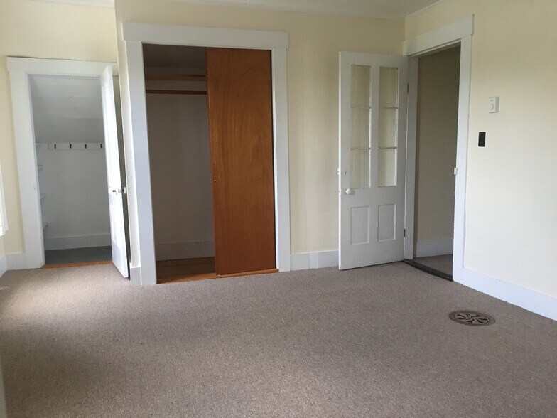 lots of closet space. - 8 Prospect Street