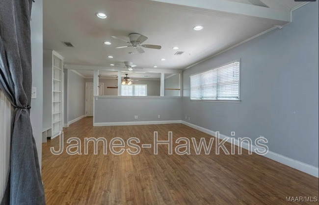 Building Photo - 3005 Willow Ln Dr