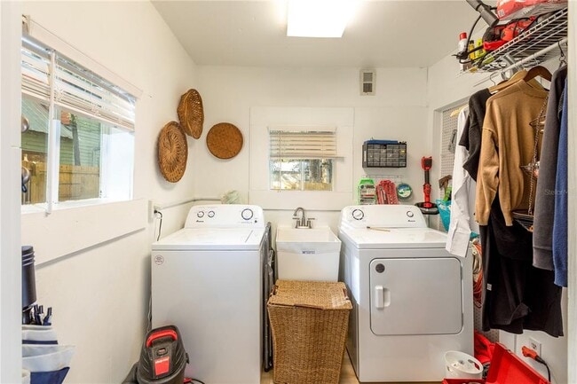 Building Photo - 310 NW 8th St