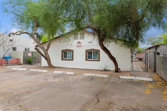 Primary Photo - 1429 E Fillmore St