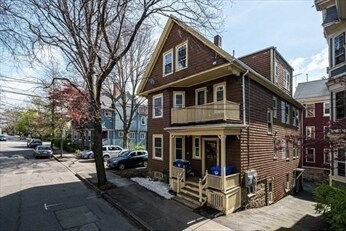 Building Photo - 39 Perry St