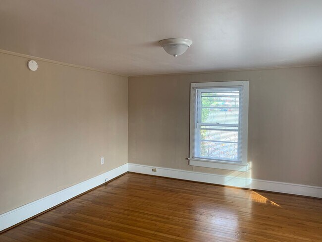 Building Photo - 4598 S Amherst Hwy