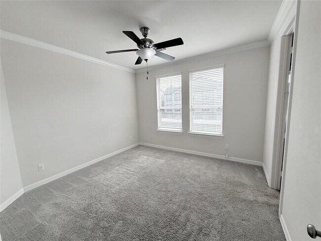 Building Photo - 13216 Green Hills Dr
