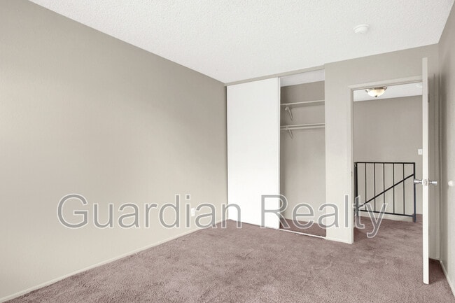 Building Photo - 2209 Tall Pine Dr