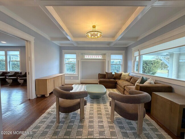 Building Photo - 125 Cedar Ave