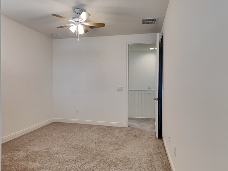 Building Photo - 13219 Oakenshaw Ln