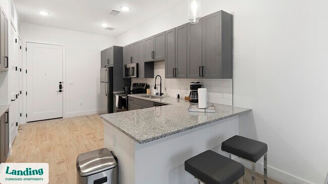 Building Photo - 650 E Sycamore St