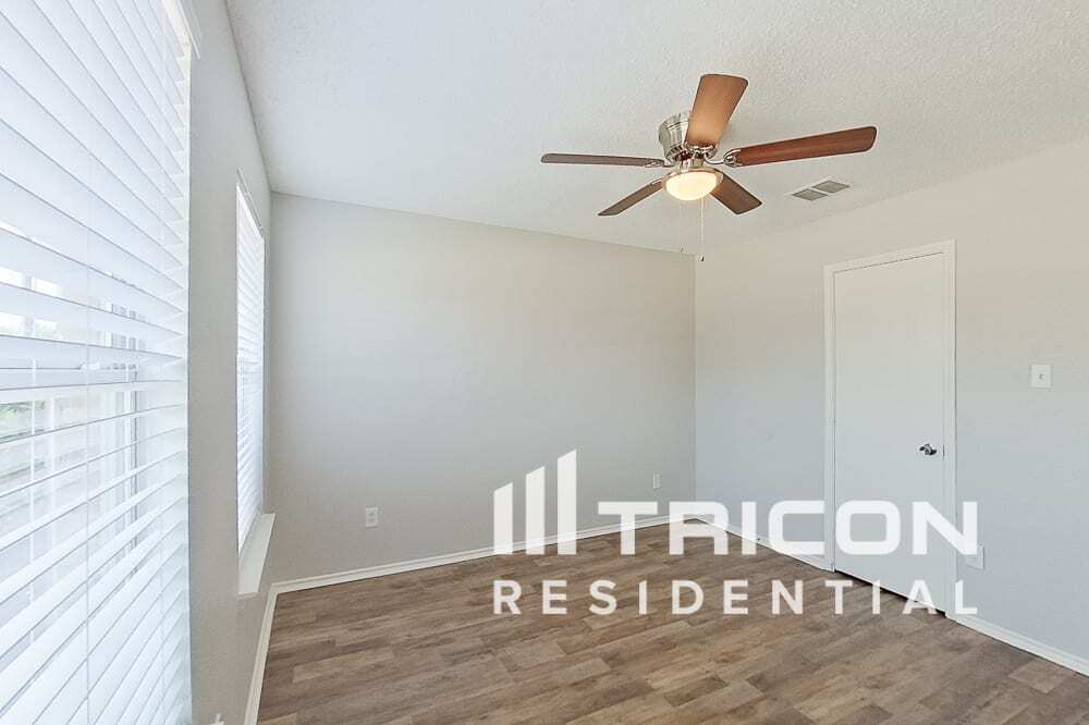 Building Photo - 2922 Marquis Ln