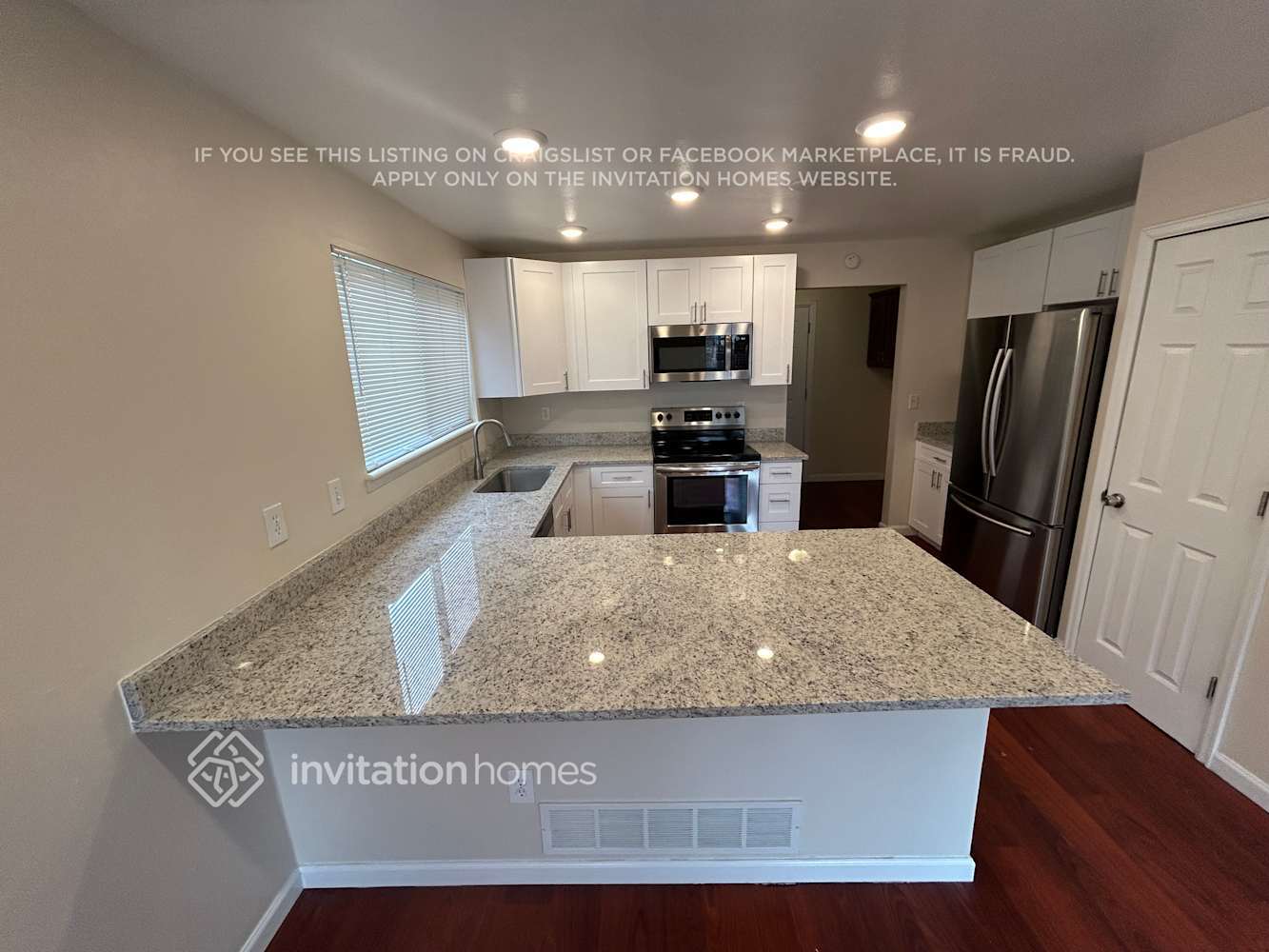 Building Photo - 5325 W 115th Pl