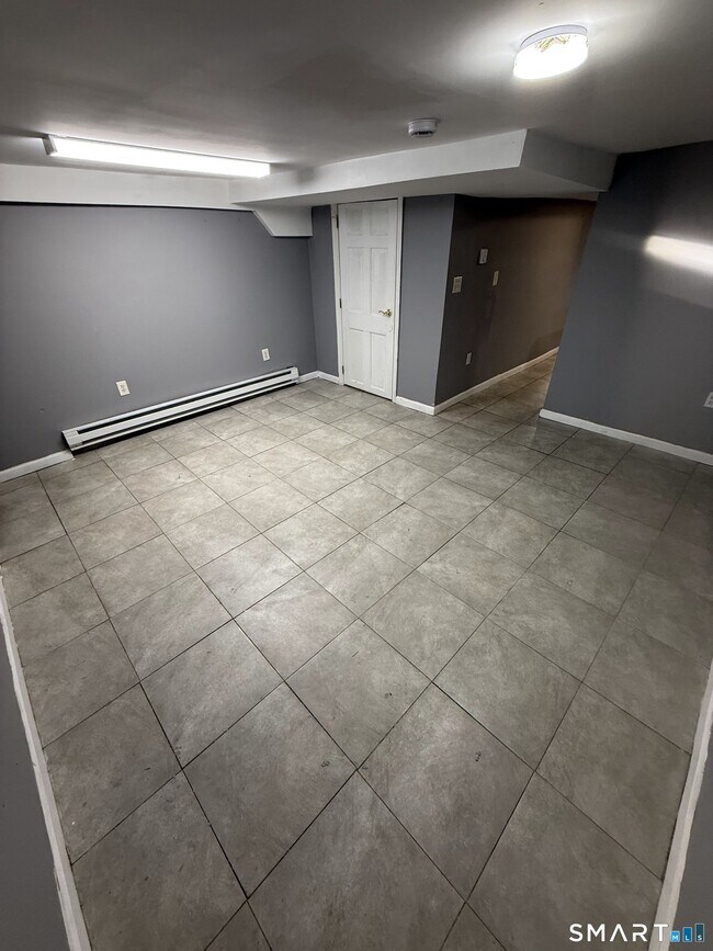 Building Photo - 42 Cottage St