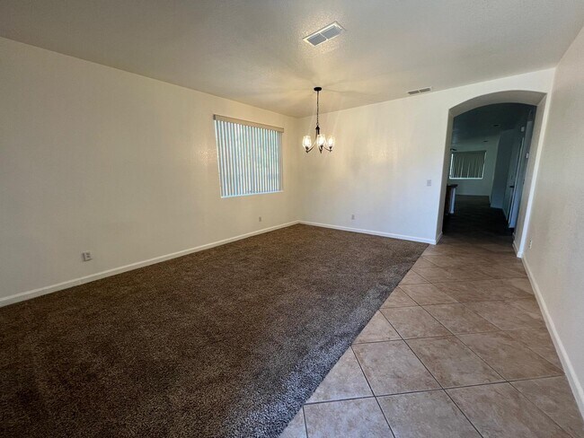 Building Photo - 560 Sutherland Ranch Ln