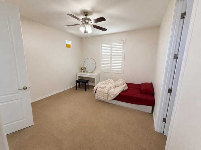 Building Photo - 2595 E Ebony Dr