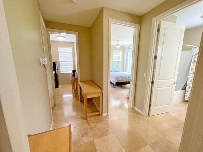 Building Photo - Elegant 1-Bedroom Retreat in Prestigious South Maui Neighborhood w/ Utilities Included – Availabl...