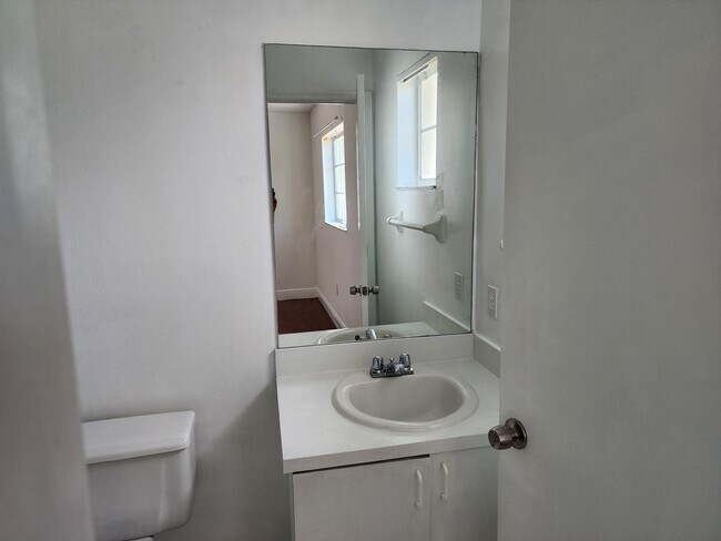 Building Photo - 8561 SW 109th Ave