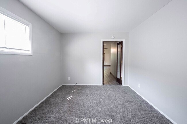 Building Photo - 3748 N Hawthorne Ln